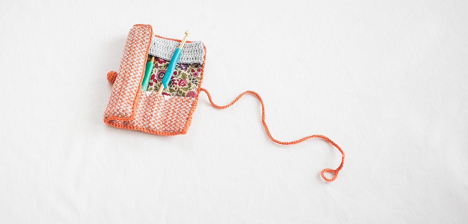 リネンステッチで編むかぎ針ケース | 編み物キット販売・編み方ワーク